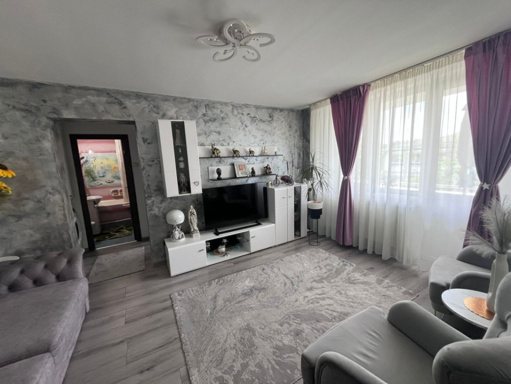 Apartament cu 3 camere, 61 mp, Calea Bucuresti