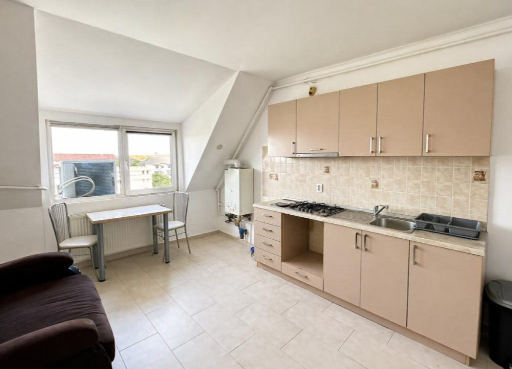 Apartament cu 3 camere Calea Lipovei