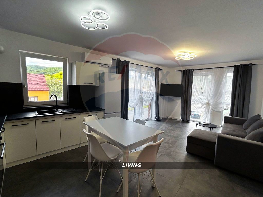 DE INCHIRIAT: Apartament cu 3 camere - Centru Vechi