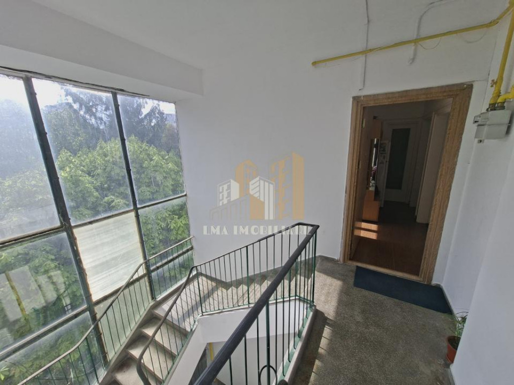 Apartament 2 camere decomandat 9 Mai Brasov Centrul Civic