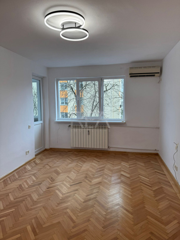 Apartament 2 camere Titan ,aproape de metrou
