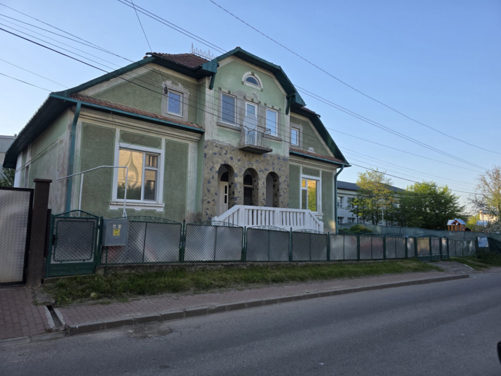 Casa individuala, teren 888 mp, Siret