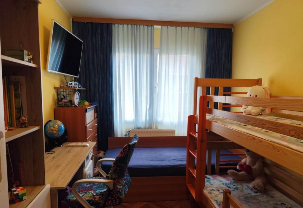 Apartament de 3 camere ( E-S-V )-Astra