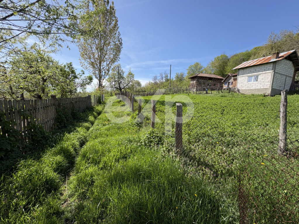 Panoramă superbă - 14.613 mp lângă A1 Tigveni - 1,5 ore
