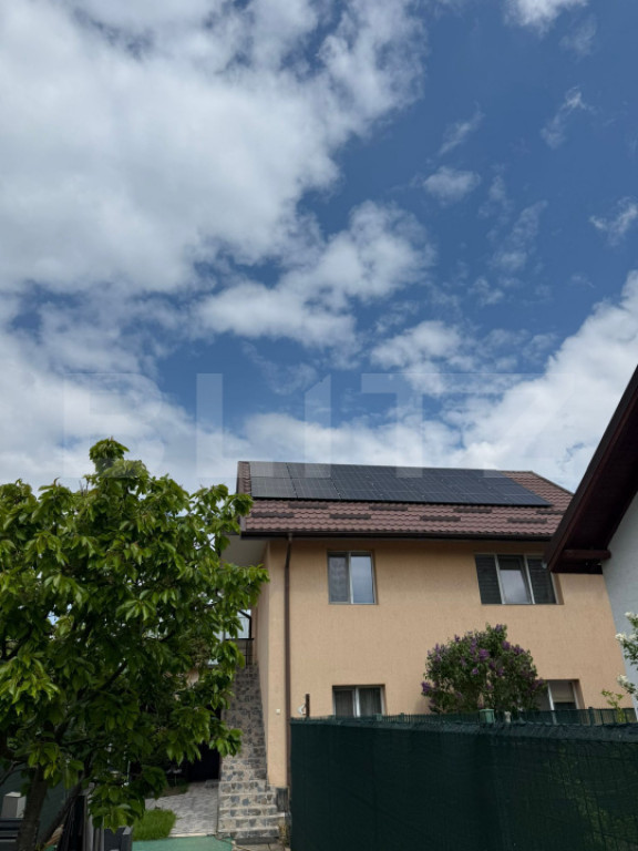 Casa de vânzare, 135 mp utili, panouri fotovoltaice 6.5 Kw,