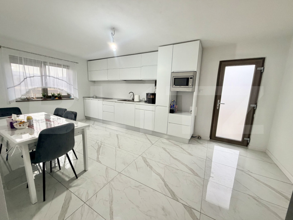 Casa individuala,4 dormitoare,teren 611 mp,Vintu de Jos