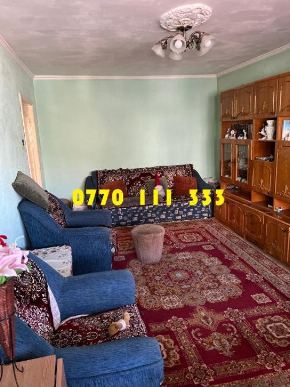 Etaj 1 - Apartament 3 camere, cu surafata 79mp, Zona Calaras