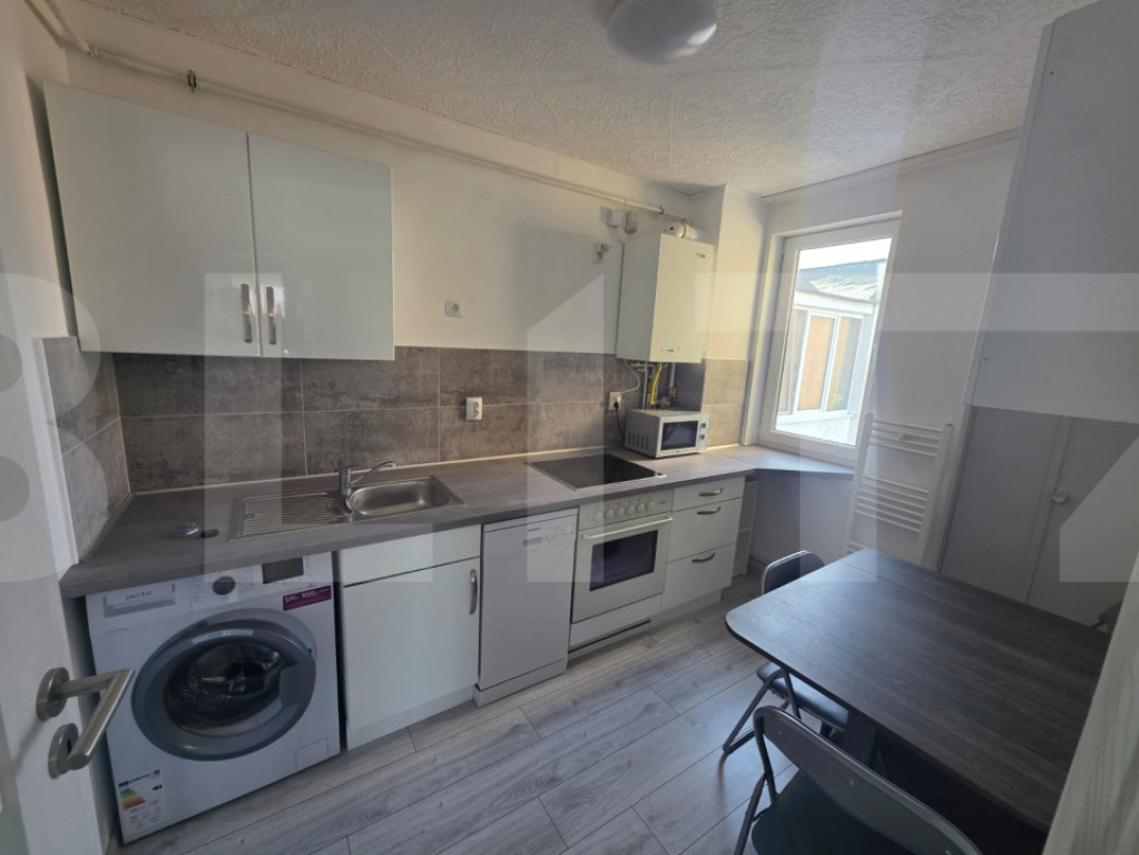 Apartament spatios cu 2 camere
