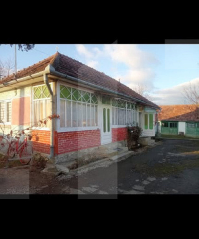 Casa de lemn cu 2 camere