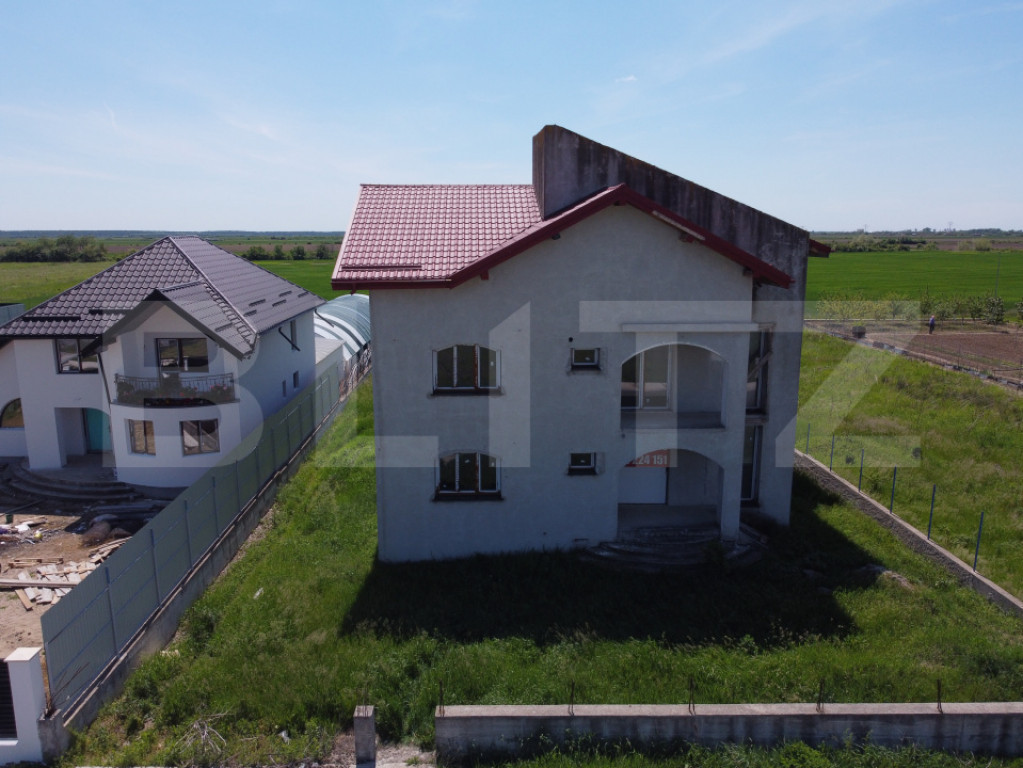 Casă de vânzare, 343 mp, zona Lazuri