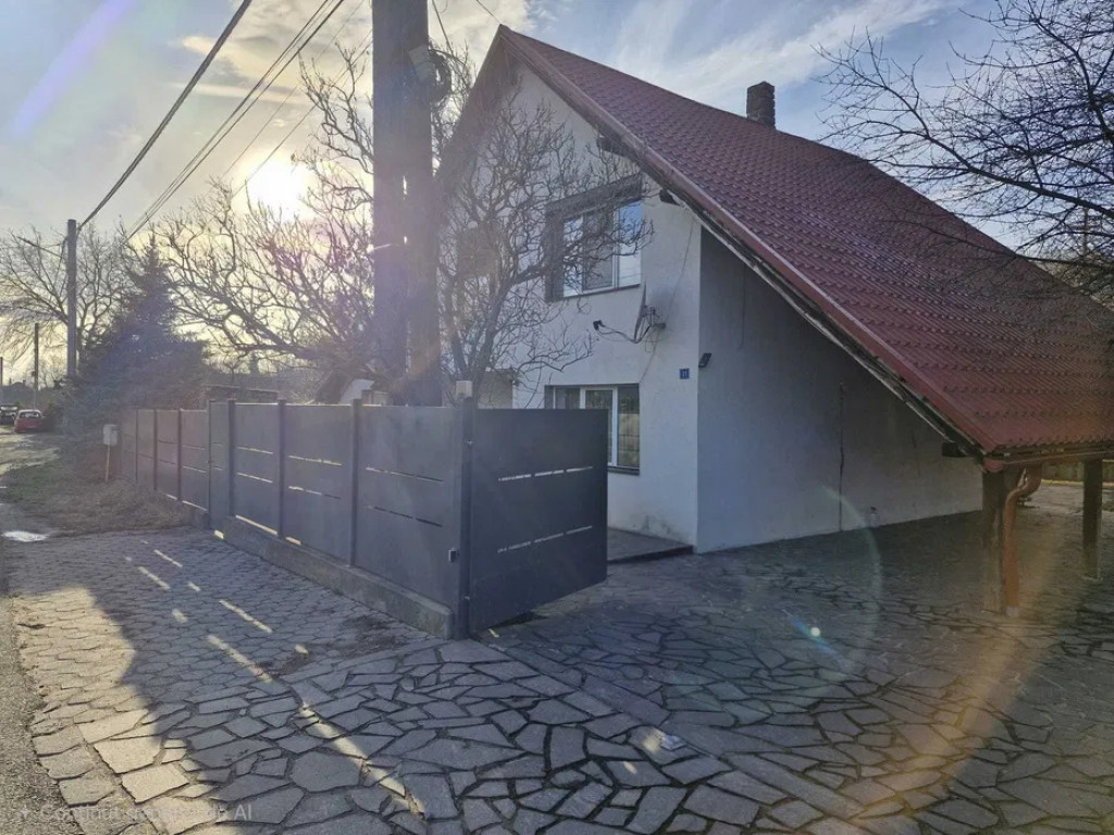 ???? Casă spațioasă, complet mobilată, în zonă linișt