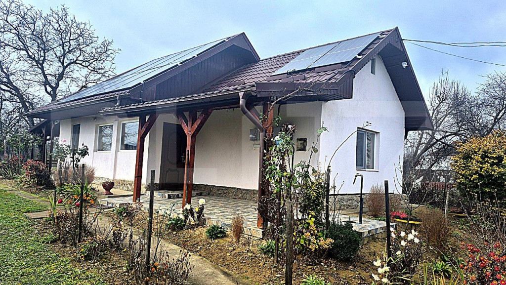 Casa cu 2 camere, 65 mp, teren 2910 mp, in Viile Satu Mare