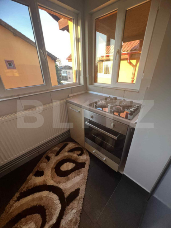 Apartament 2 camere decomandat , renovat complet zona 8 MAI