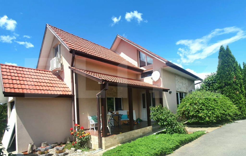 Casa individuală 4 camere, 130 mp, teren 660 mp, Salicea