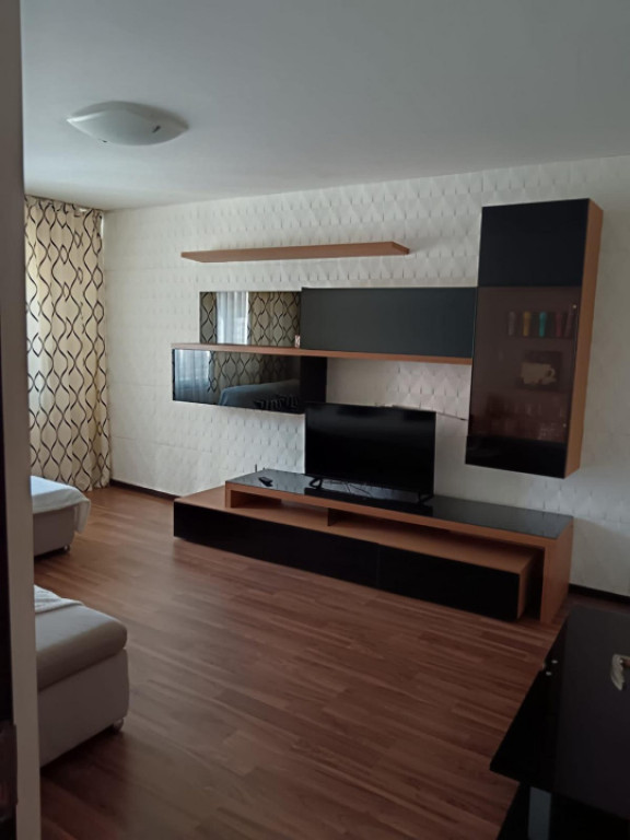 Apartament decomandat, 55 mp, zona Sarari
