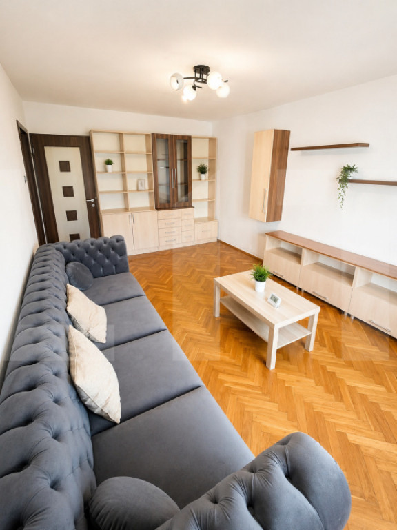 Apartament 3 camere decomandat, etaj intermediar, 70 mp, zon