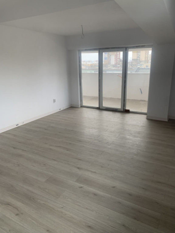 Apartament 4 camere, 118 mp, zona George Enescu
