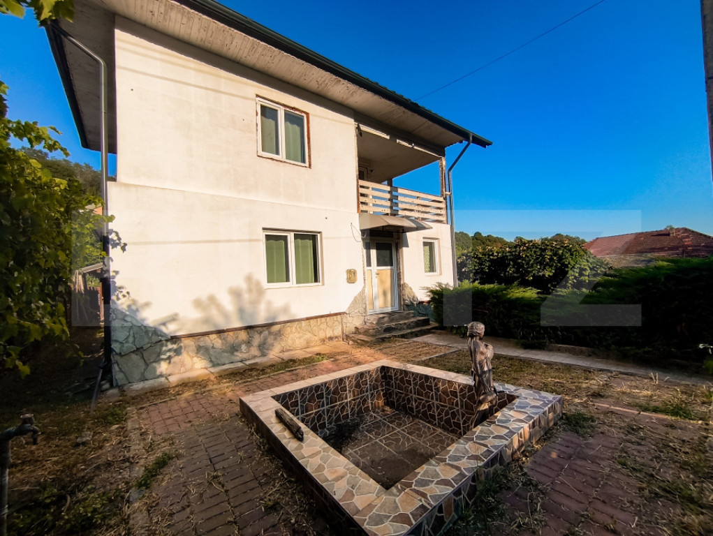 Casa de vanzare, la 11 km de Targu Jiu