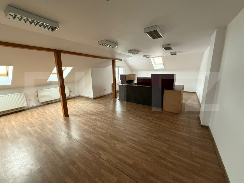 Casa, 112 mp, 3 camere, Birouri, zona Iris