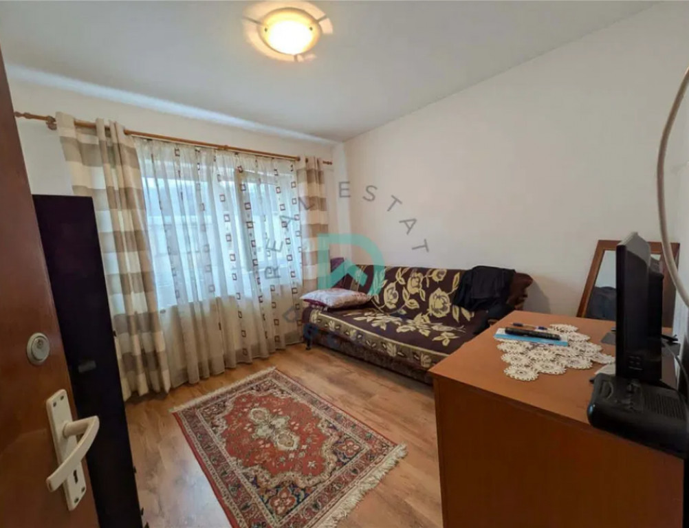 Apartament 2 camere, decomandat - Brasovul Vechi
