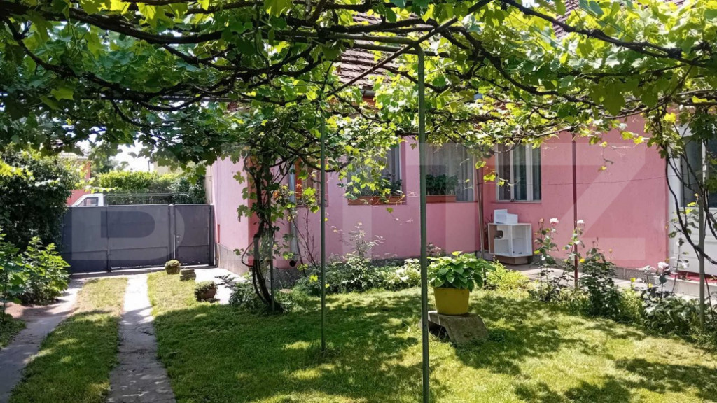 Casa cu 4 camere, 140 mp, Central, Blaj