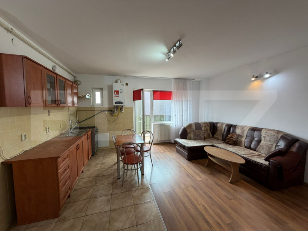 Apartament 3 camere, etaj intermediar, parcare, zona Eroilor