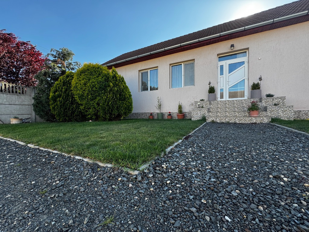 Casa în Felnac, 5 camere, utilata