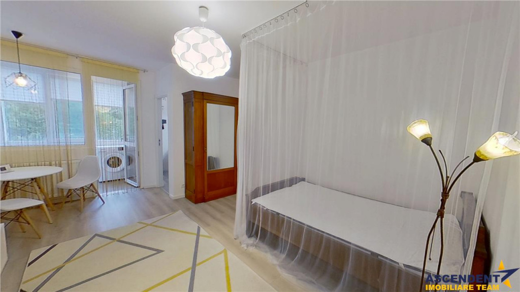 Garsoniera cocheta si luminoasa, etaj 1, Bulevardul Victorie