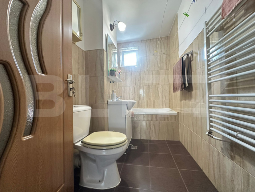 Apartament cu 3 camere elegant, decomandat, etaj 2/3 – lan