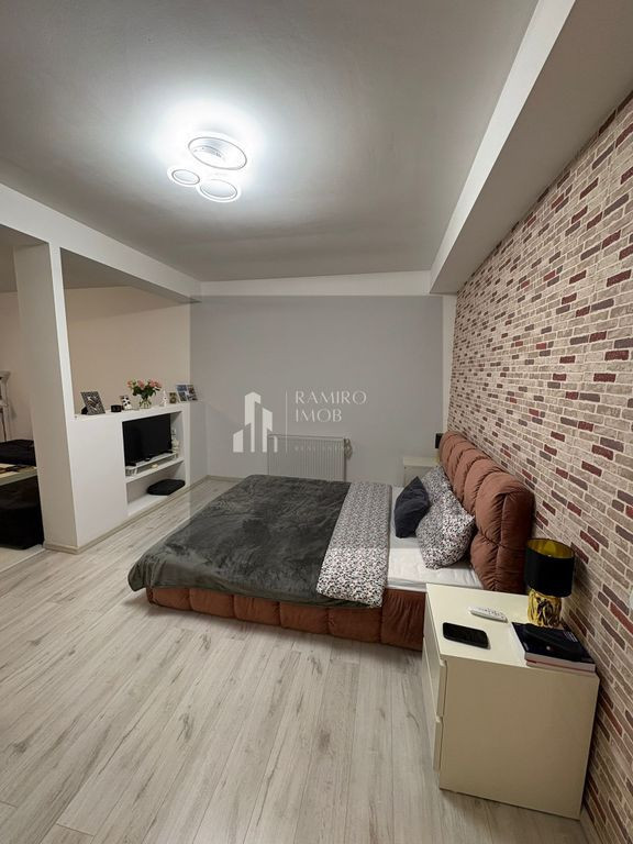 2 camere open space/centrala proprie 7 min metrou Aparato...
