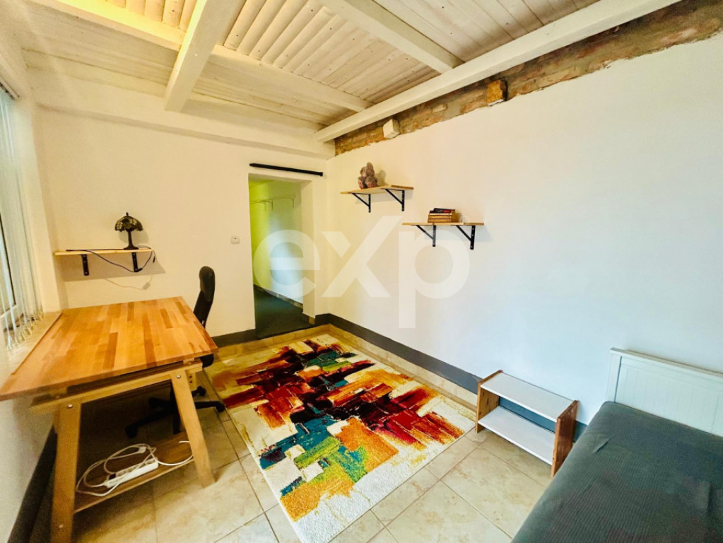 Casa de inchiriat- 4 camere, Teren 551 mp Cristian 800 Euro