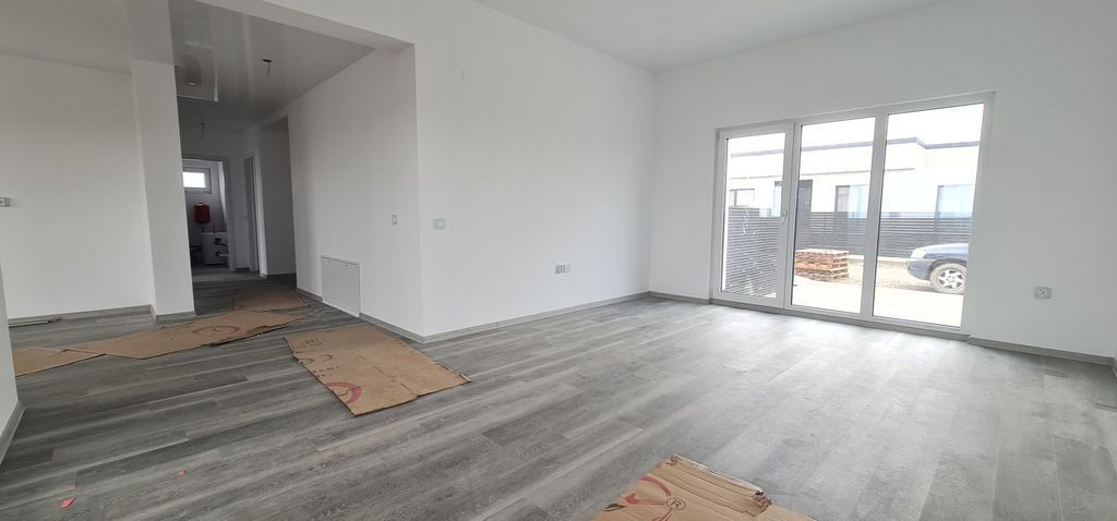 Casa 4 camere un nivel finalizata intabulata cartier Izvo...