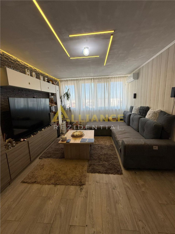 3 camere Titan | 73 mp | Etaj 10 cu etaj tehnic | Mobilat |
