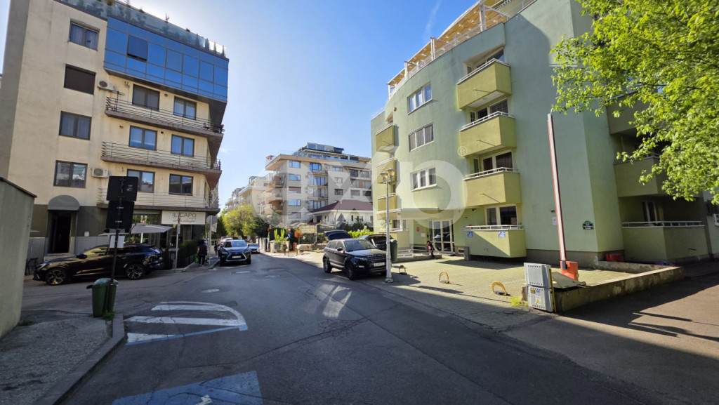 Apartament 3 camere de vanzare- bloc mic- zona Herastrau