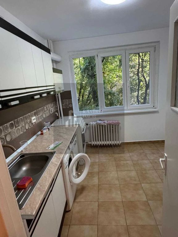 Apartament 3 camere decomandat etaj 2 Brancoveanu/Luica