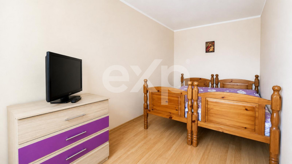 Apartament cu 3 camere de inchiriat, strada Stadionului