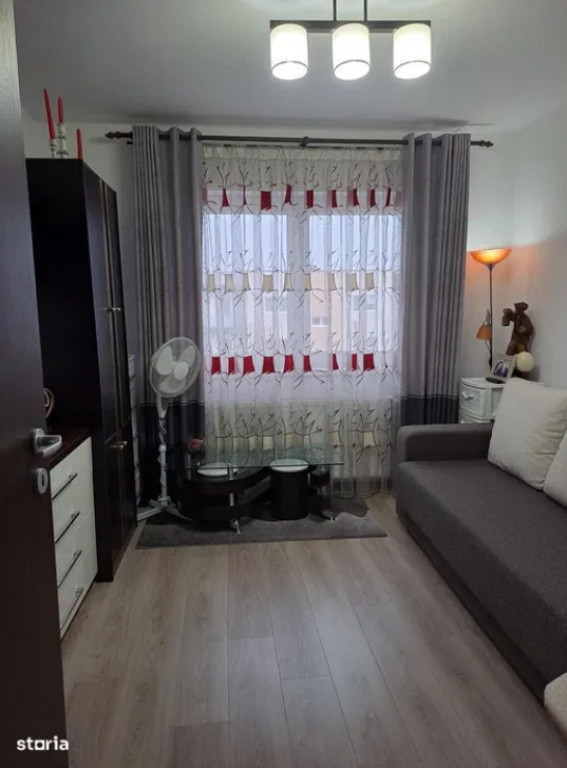 Apartament 2 camere, decomandat - zona Ghimbav