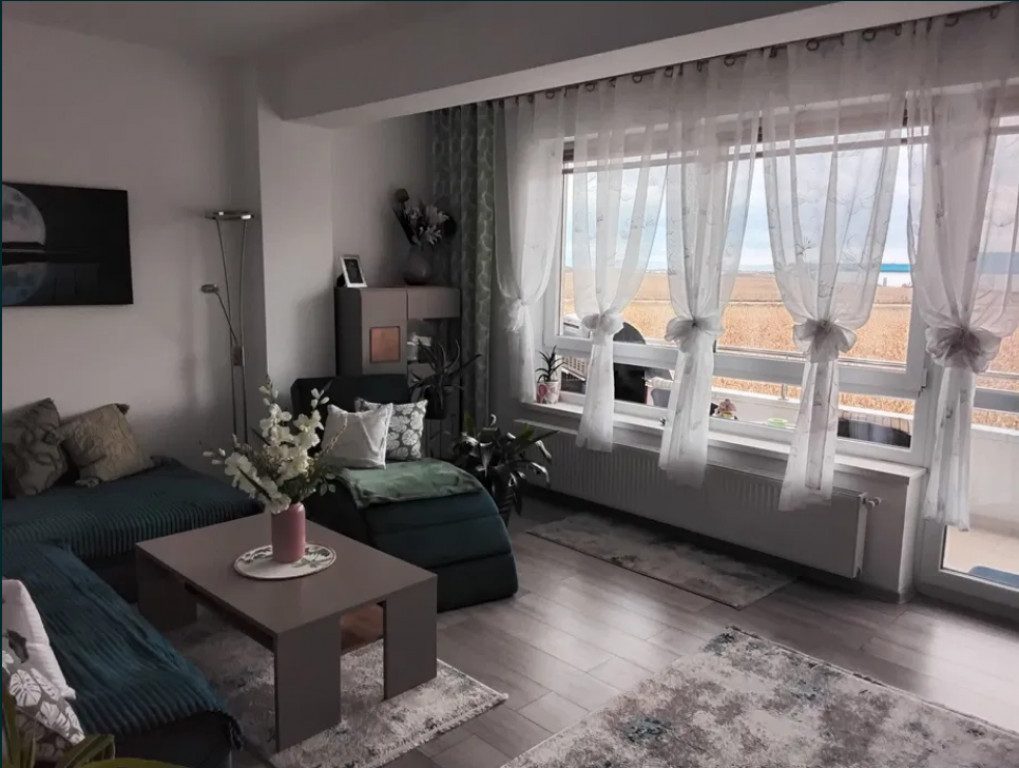 Apartament 3 camere, decomandat - zona Cristian