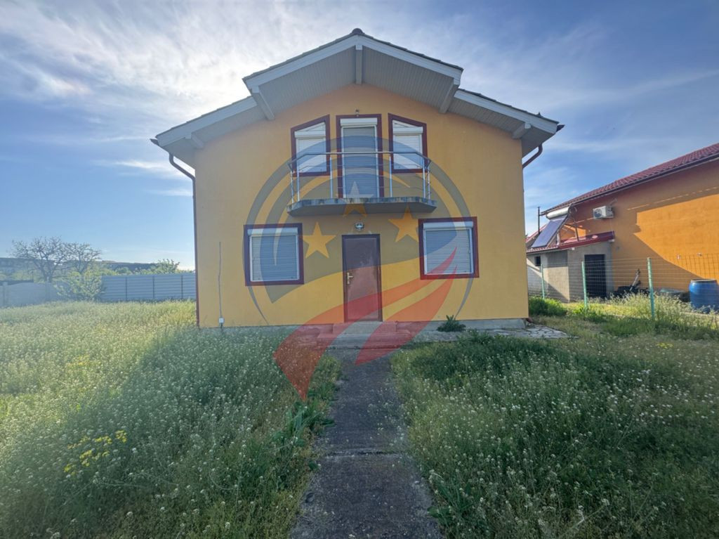 Casă spațioasă în Balș, zonă excelentă – aproape...