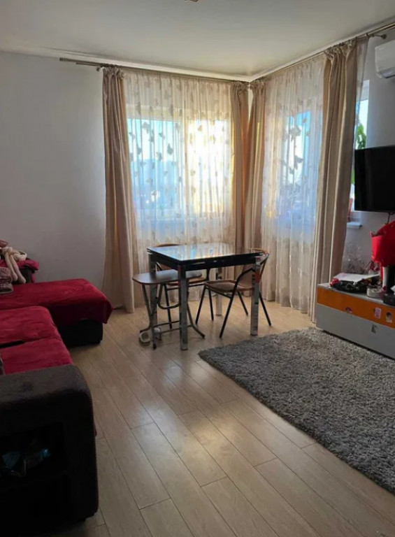 Apartament 4 camere, decomandat - zona Sanpetru