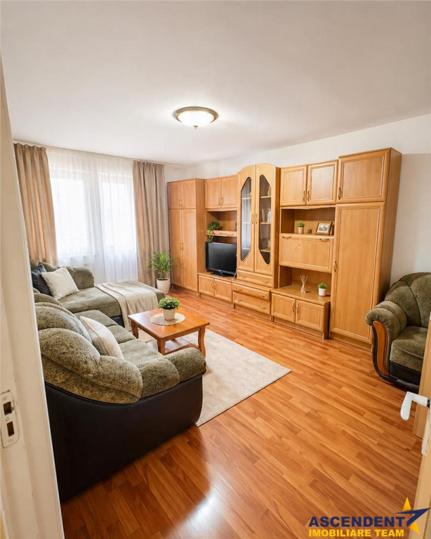 FILM!Apartament 3 camere,2 bai, decomandat,accesorizat,parca