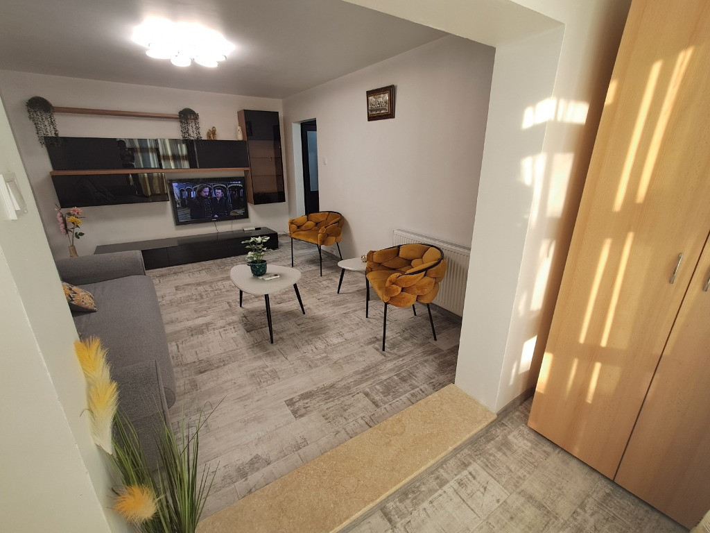 Închiriez apartament 2 camere Brazda