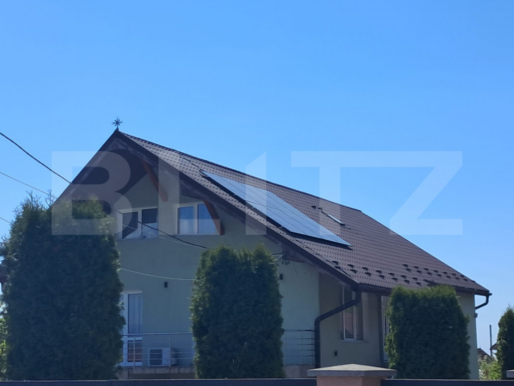 Casă modernă P+2 de vânzare în Reghin, cu garaj și curt