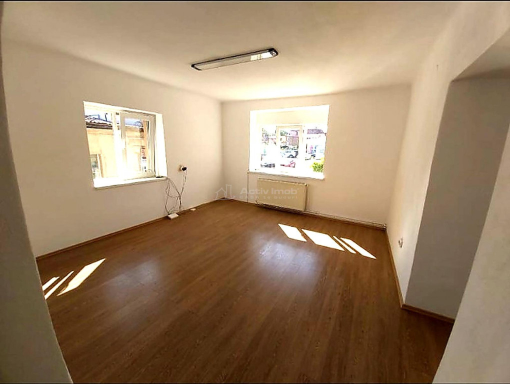 Apartament cu 3 camere pe Strada Constitutiei Judet Sibiu