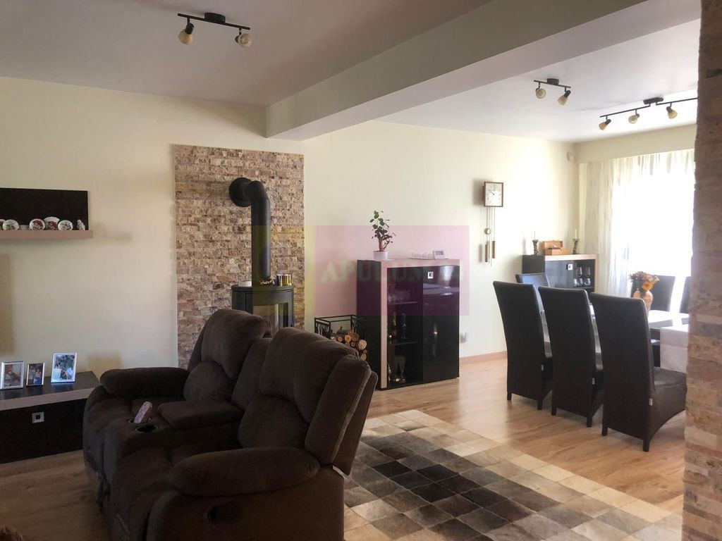Vila premium OPORTUNITATE EXCELENTA zona foarte linistita...