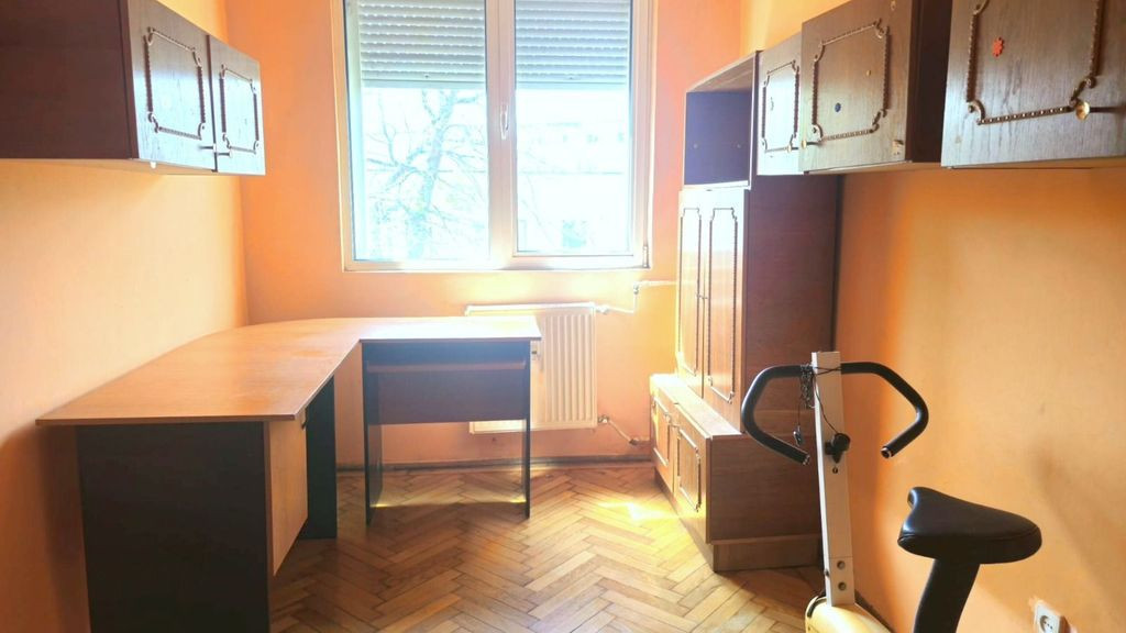 De vanzare apartament cu 3 camere Tiglina 1, etaj interme...