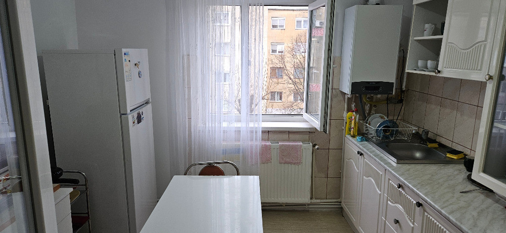 Vand apartament 2 camere in Deva, zona Gojdu (Constructorilor), et 3