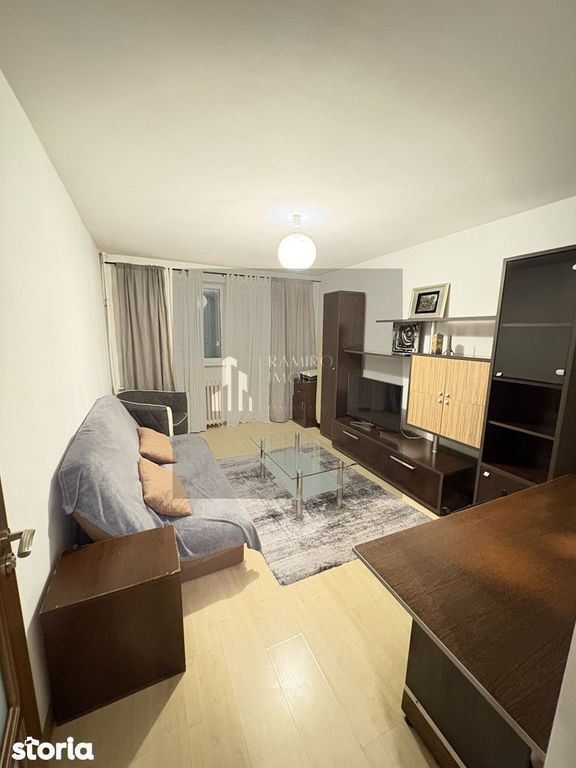 Apartament 2 camere decomandat Reșița / Constantin Bran...
