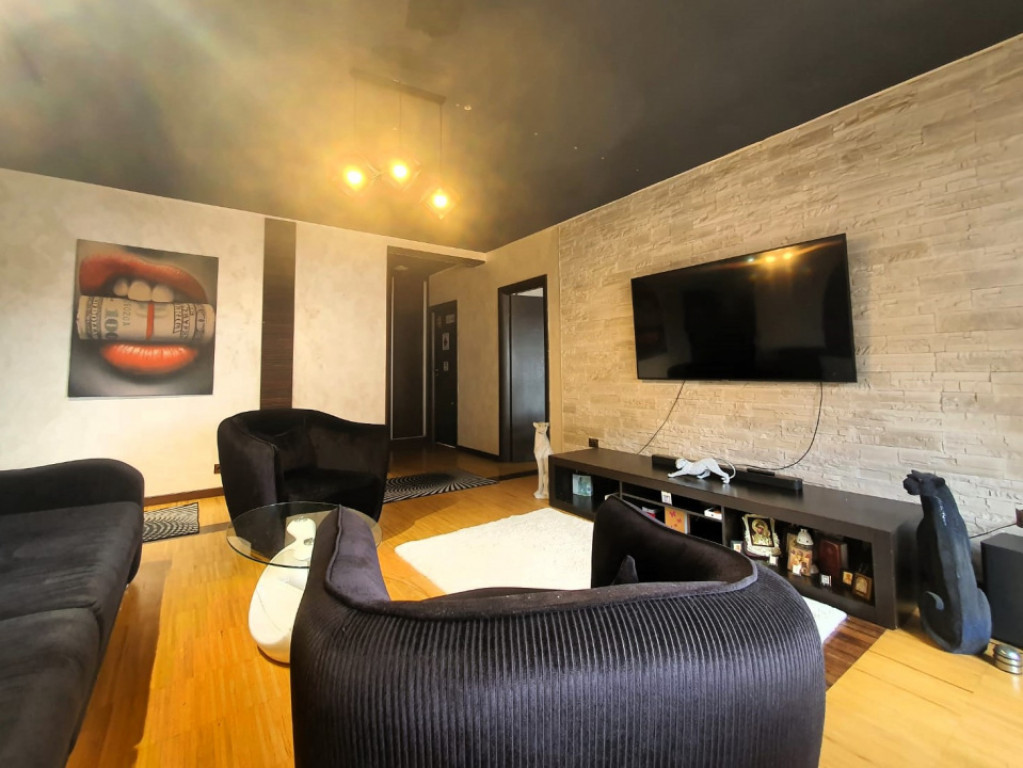 Super apartament 3 camere utilat și mobilat complet zona li