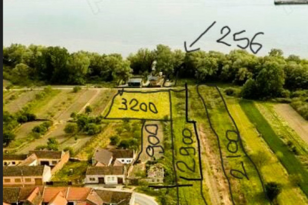Teren de vânzare pe malul Dunării – Divici, Caraș-Sever